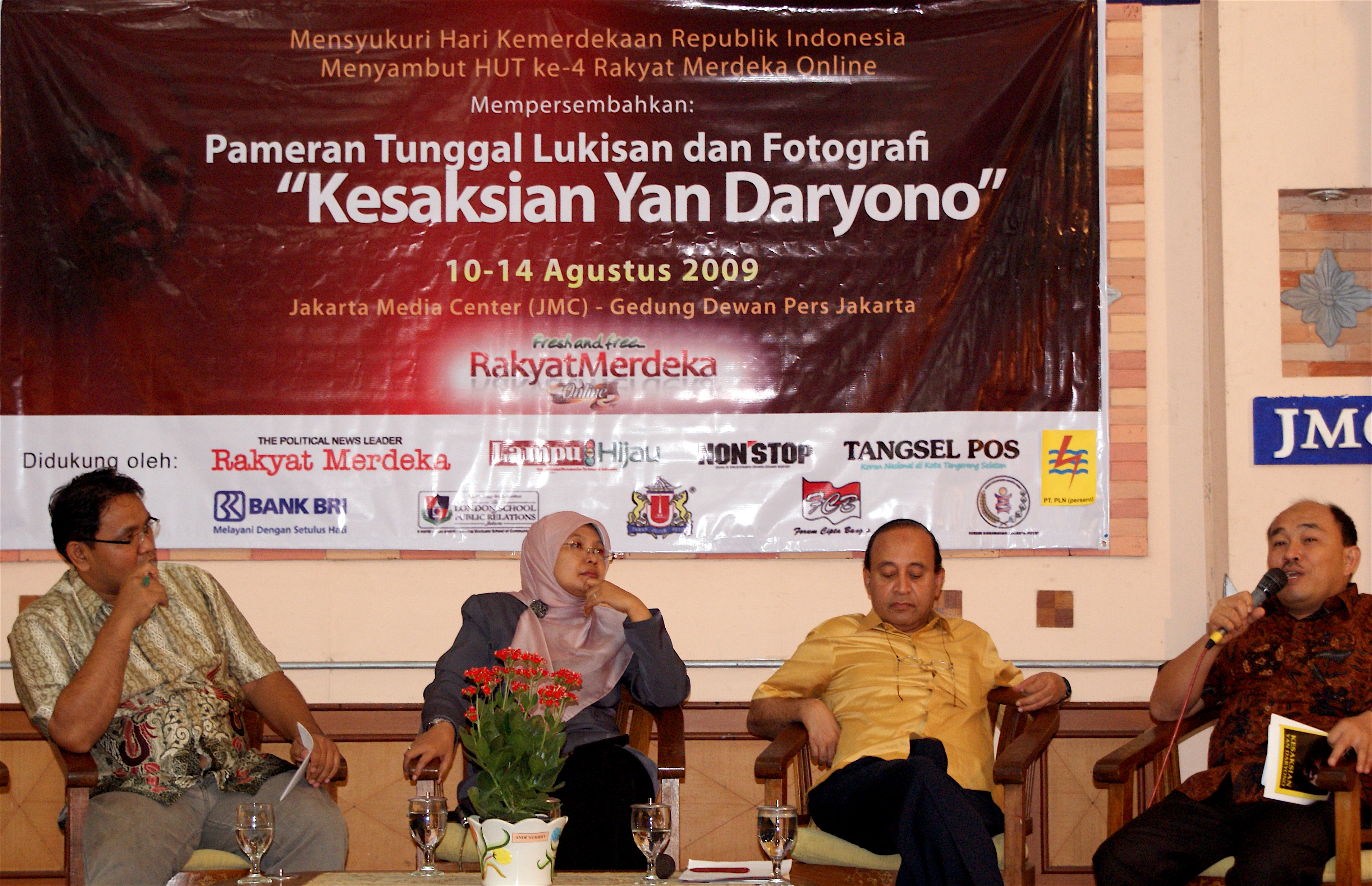 menyelamatkan jalan ekonomi