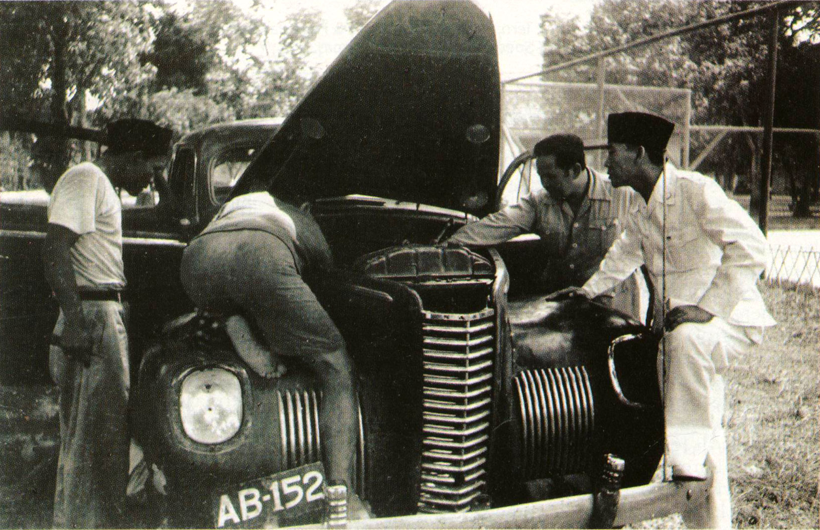 mobil bung karno mogok