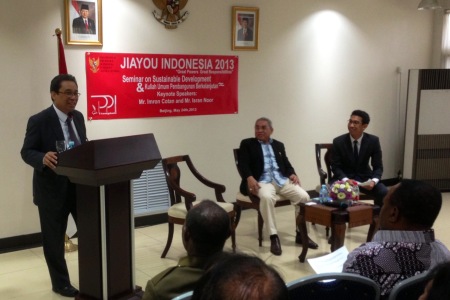 691393_09373824052013_photo(3)