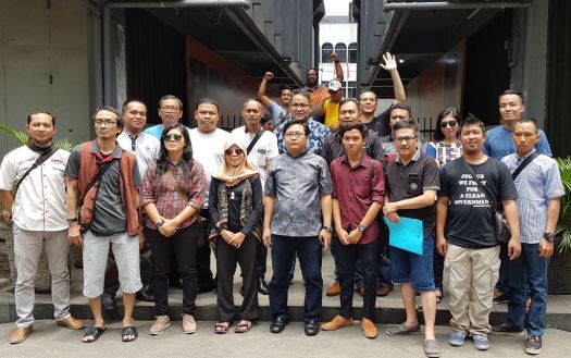 8b75ca23-09de-41fb-bc7d-d116fec37512